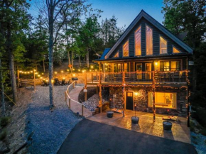MTN Cabin with gorgeous views, Hot Tub and game room